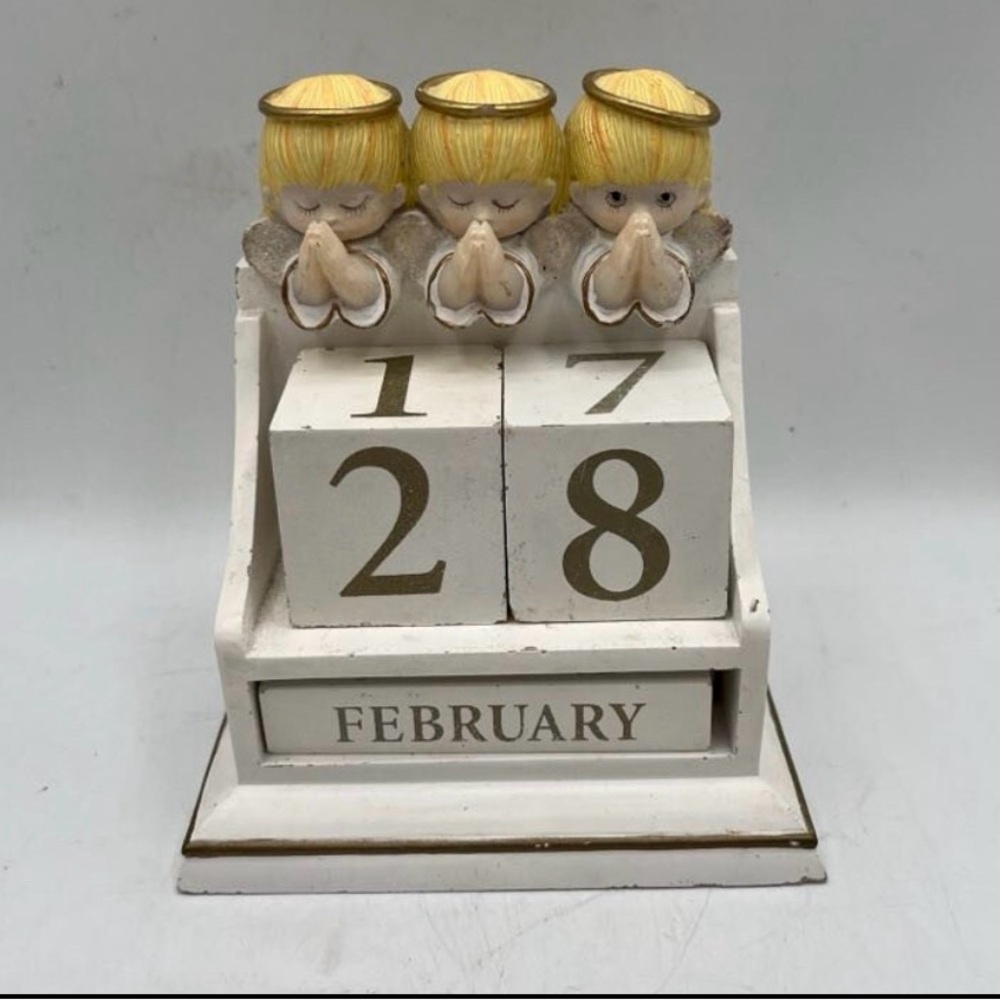 Vintage Hallmark Mary’s Angels Perpetual Calendar Praying Angels Desk Calendar